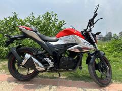 Suzuki Gixxer Dual Disc Dual Tone